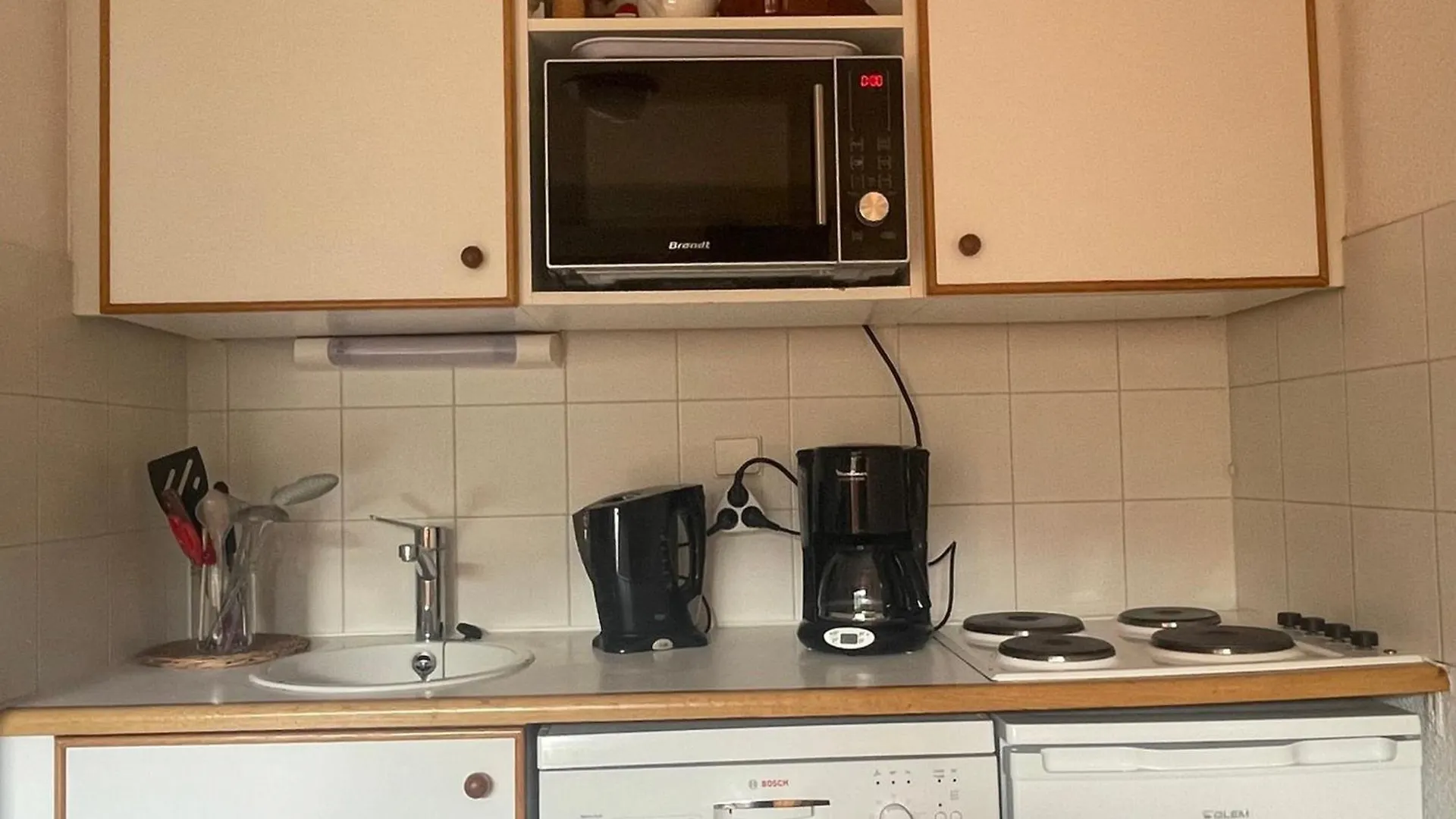 Appartement 2 Pieces Avec Piscine, Wifi Et Garage A Meribel Centre - Fr-1-411-654 Les Allues France