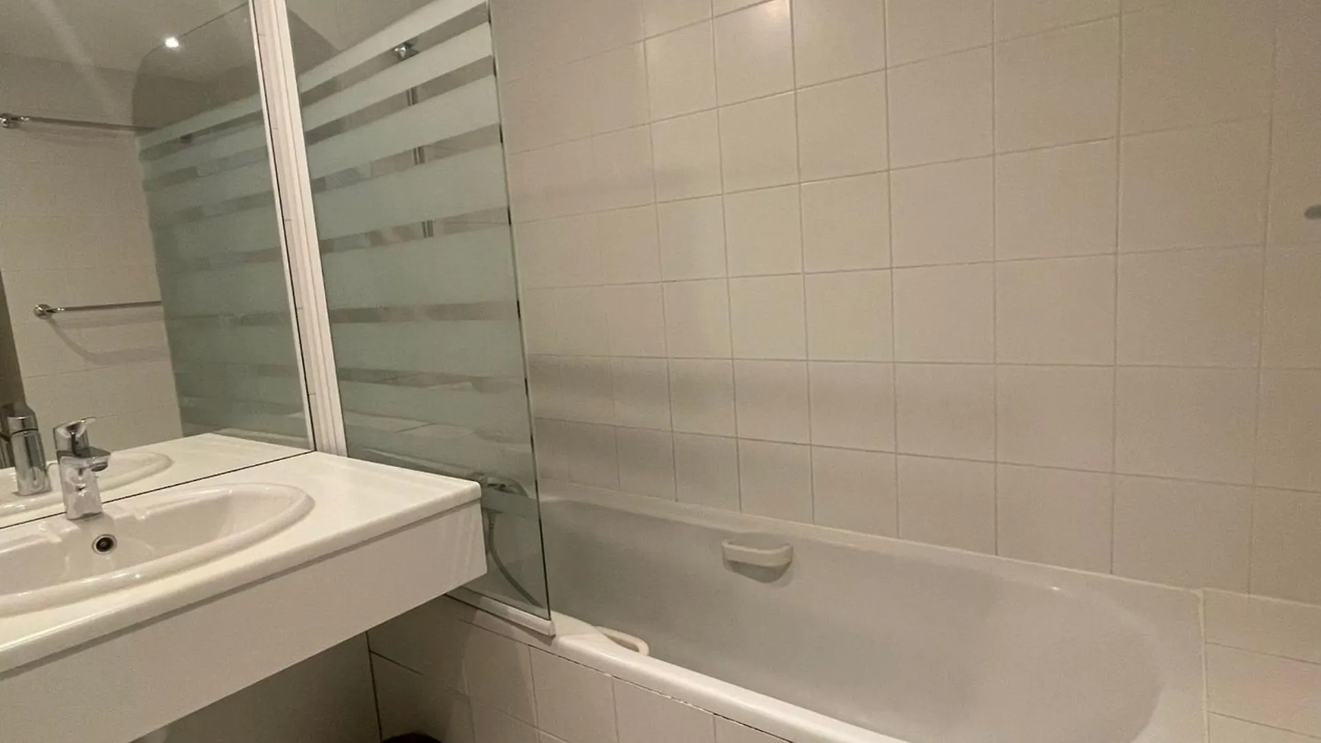 Apartment Appartement 2 Pieces Avec Piscine, Wifi Et Garage A Meribel Centre - Fr-1-411-654 Les Allues